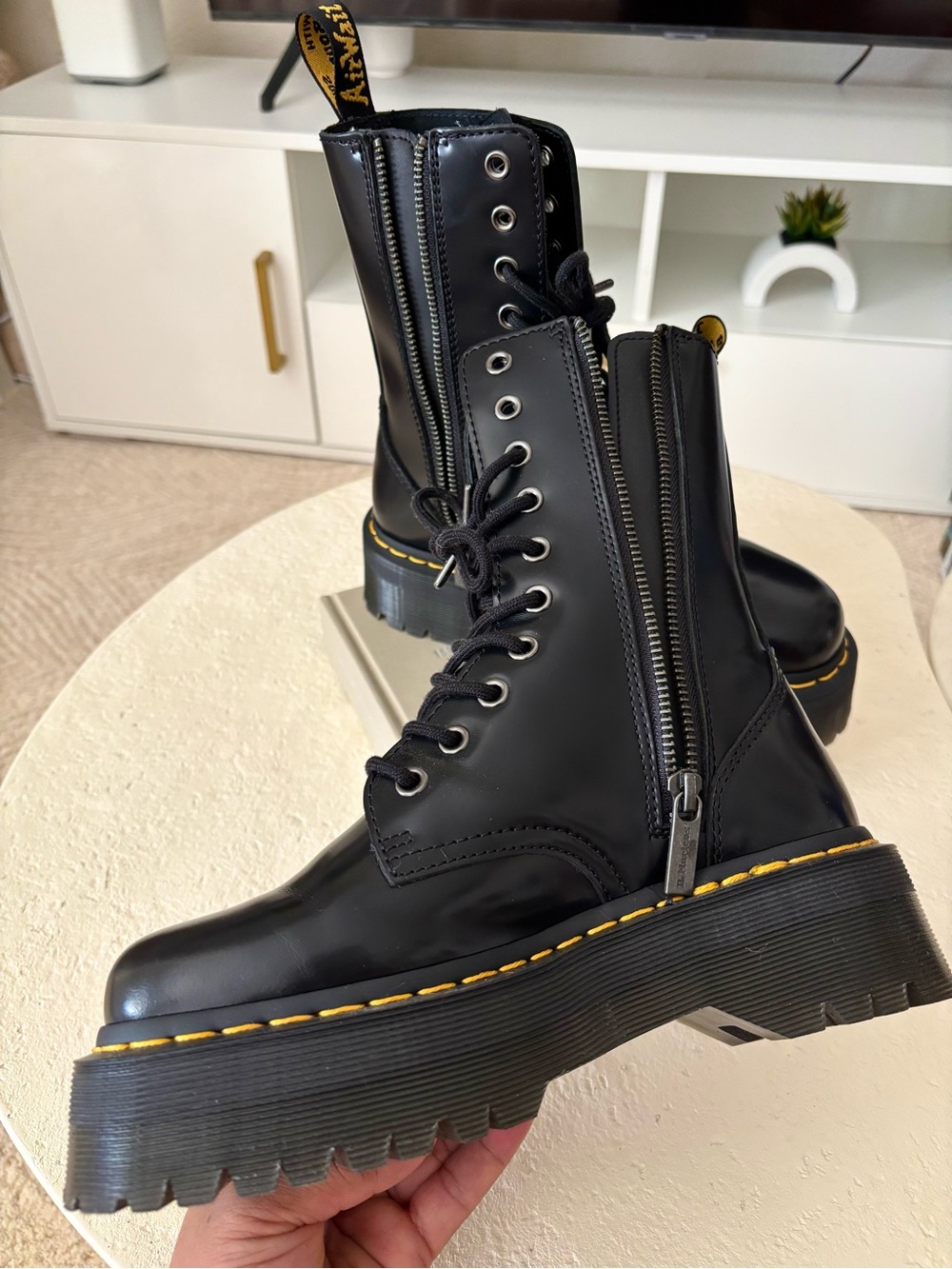 Dr Martens JADON HI, black leather boots, 10-eyelet, size 6 - Picture 3 of 13